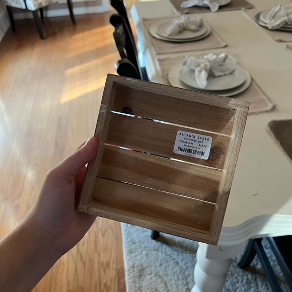 Decor - Picture 2 of 2